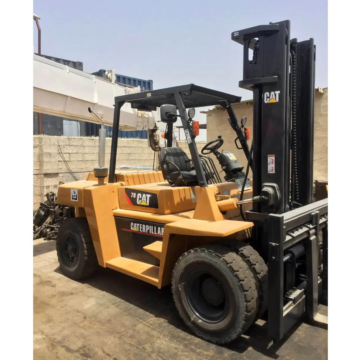 Forklift 7 Ton Available on rent
