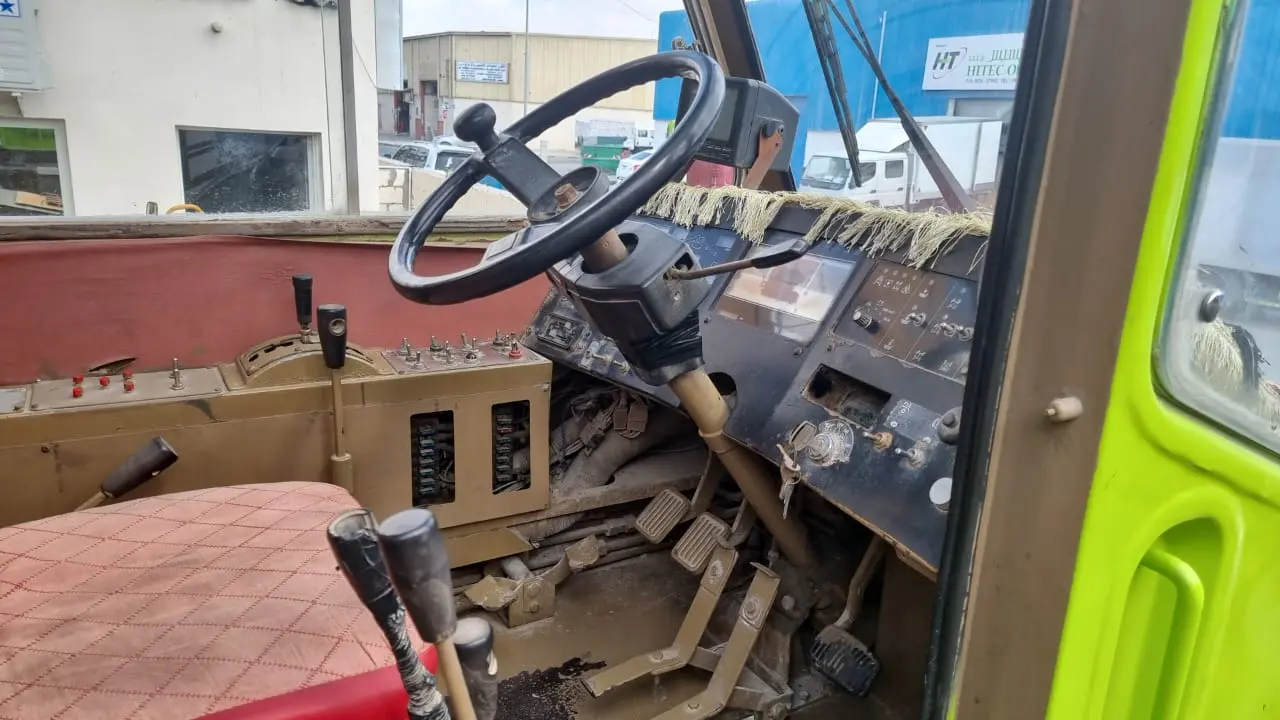 Crane Kato KR35H 35Ton 1995 - 6