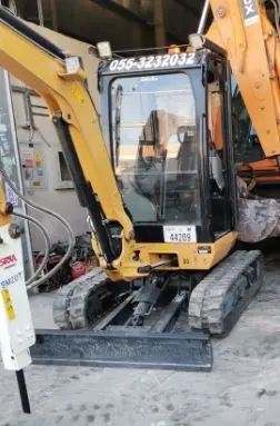 Mini Excavator 1.5 ton CAT 301.4C with Breaker