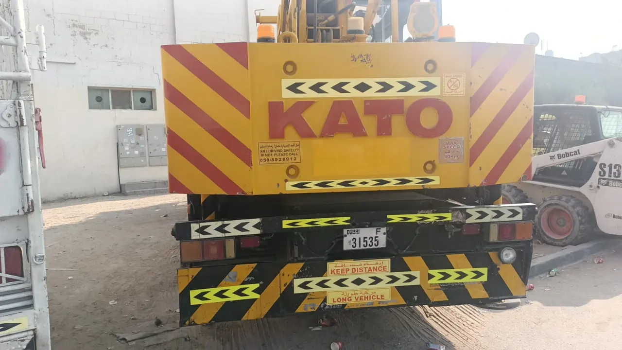 25 TON CRANE AVAILABLE ON RENT