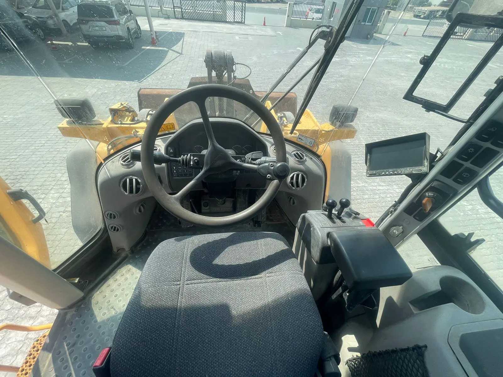 VOLVO L110F – 21TONS WHEEL LOADER - 6