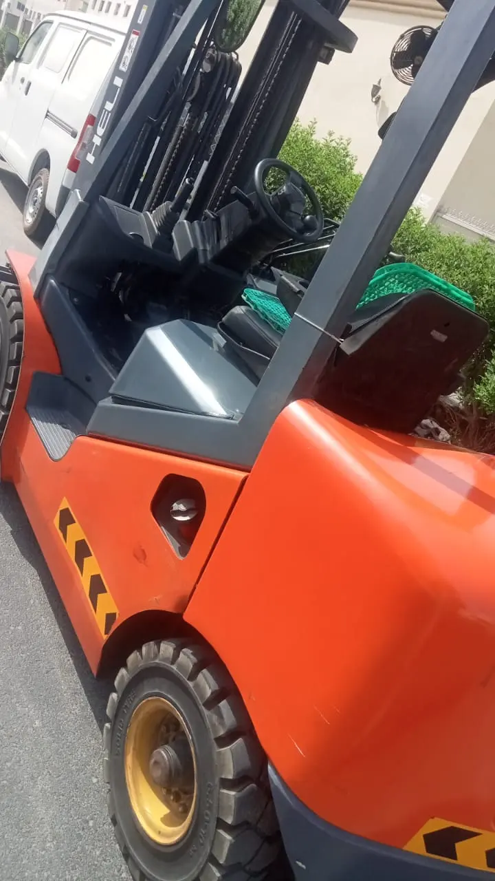 3 Ton Diesel Forklift for Rent with Operator - 2