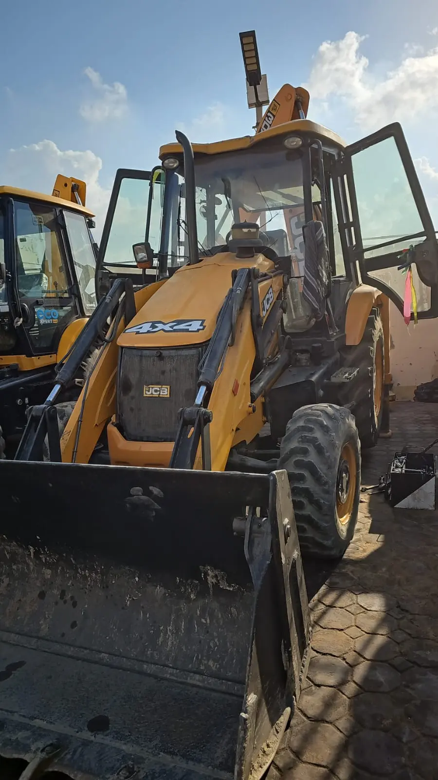BACKHOE LOADER AVAILABLE FOR SALE - 2