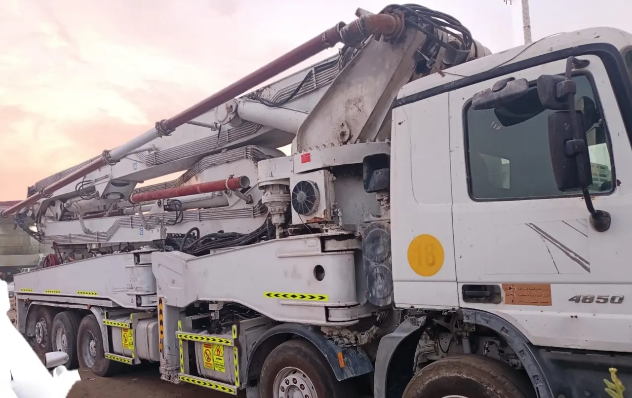 Mercedes Truck with Klein Concrete Pump 2007