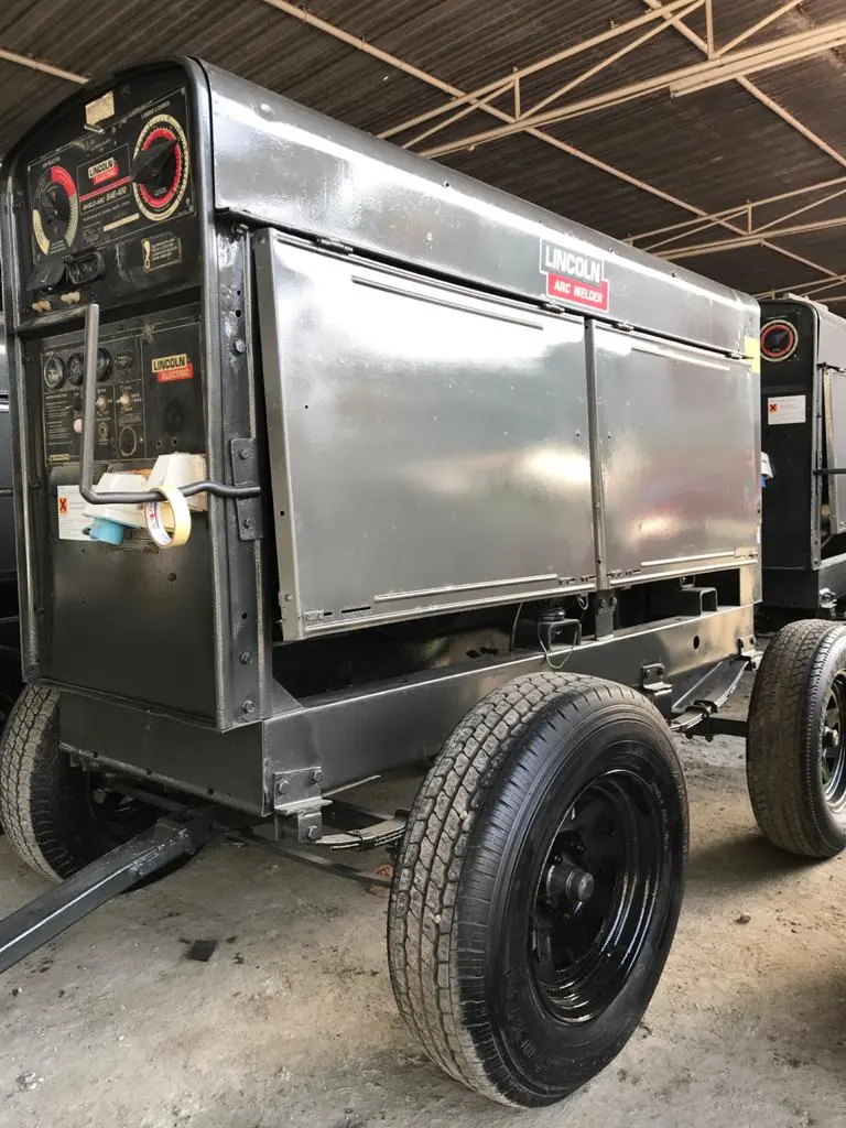 LINCOLN SAE400 WELDING GENERATOR AVAILABLE ON RENT - 3