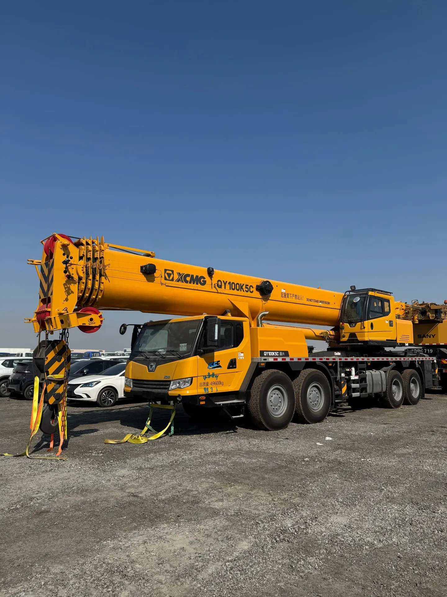 XCMG 100 TON MOBILE CRANE