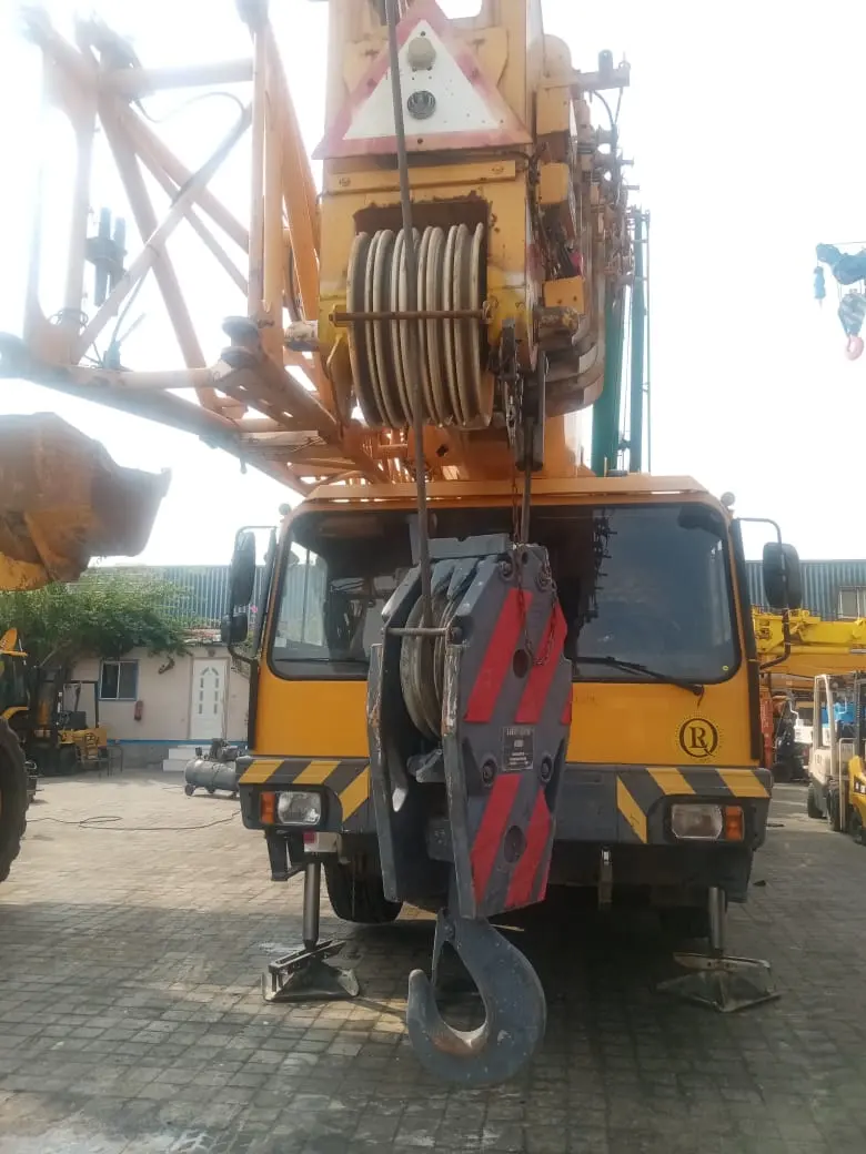 LIEBHERR LTM 1090 (90 TON) MODEL 2000 for Sale