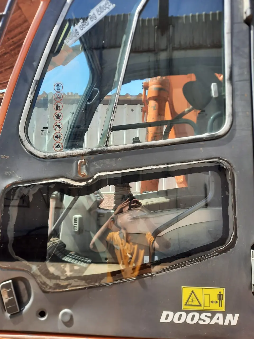 Doosan DX225LCA Excavator 2015 for Sale - 2