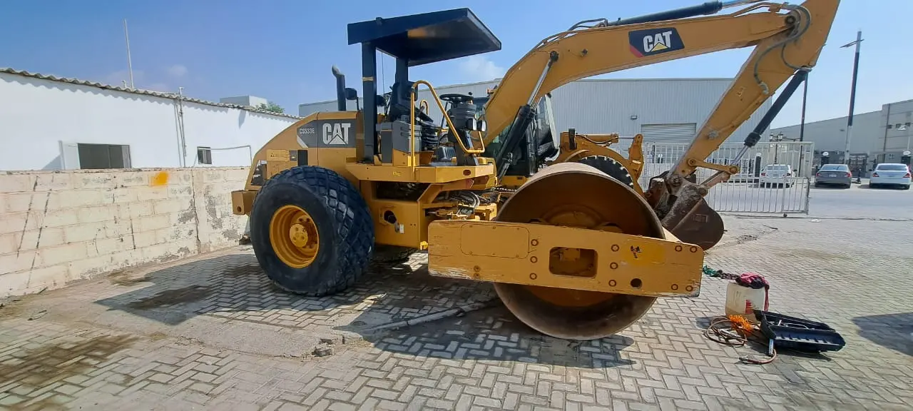Road Roller CAT CS533E 10 TON - 3