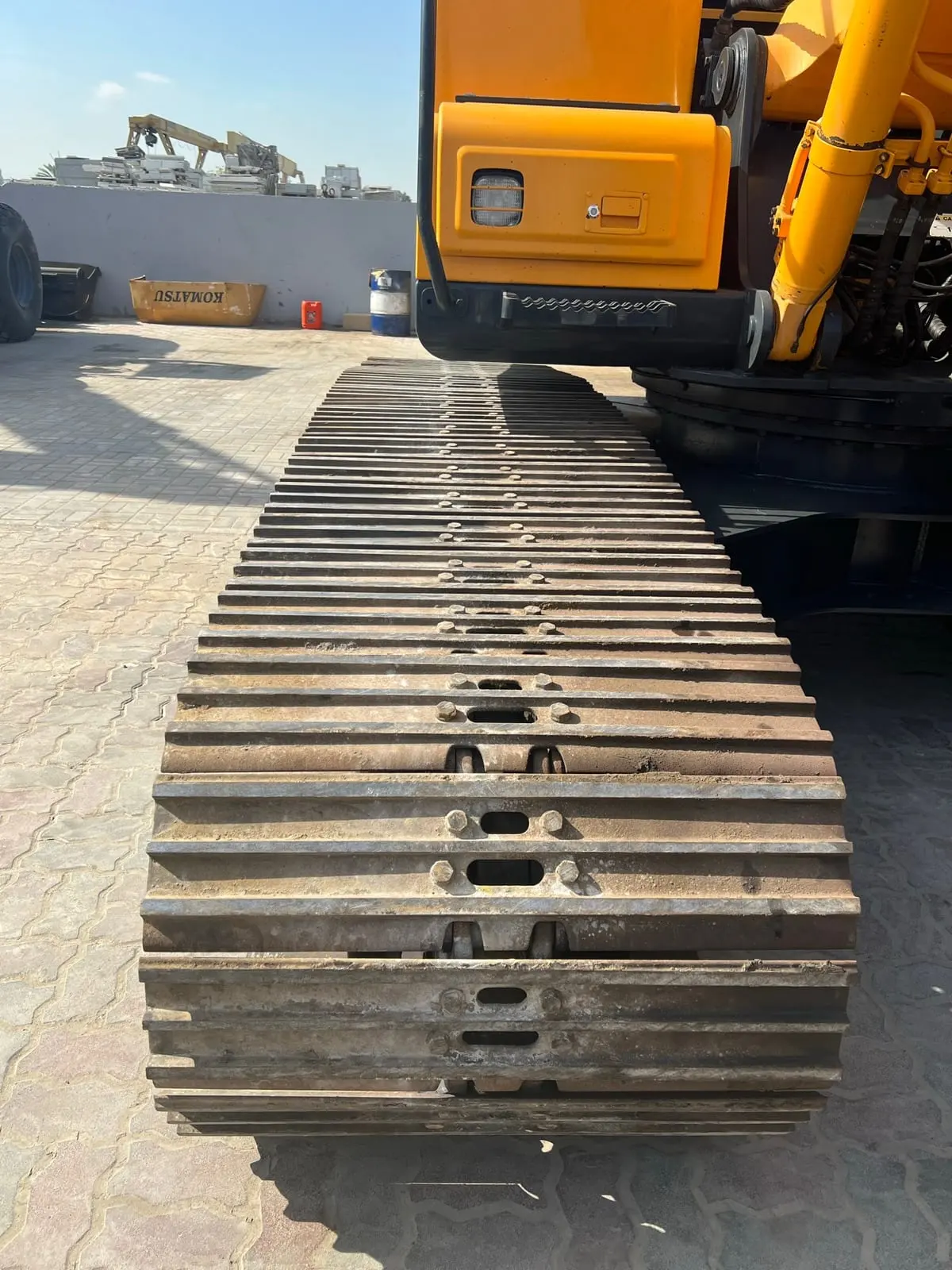 Hyundai 220 LC-7 Wide Chain Crawler Excavator for Sale - 6