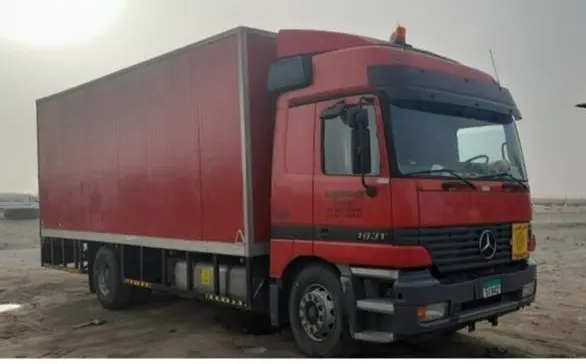 Mercedes Actros 1831 model 2001