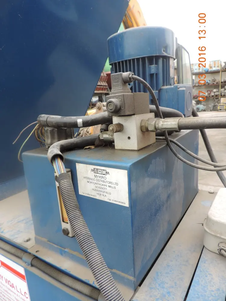 Hydraulic bale pressing machine - 6