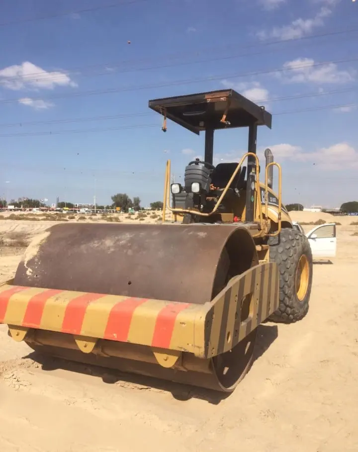 10 TON ROLLER AVAILABLE ON RENT