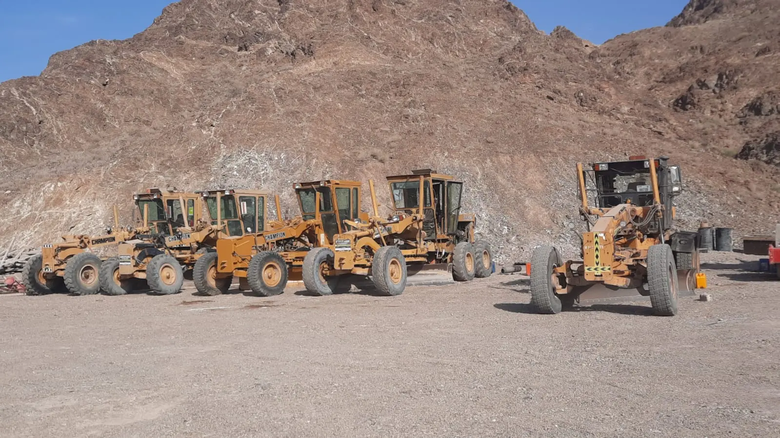 Grader 740, 740A, 750 Available on rental - 2