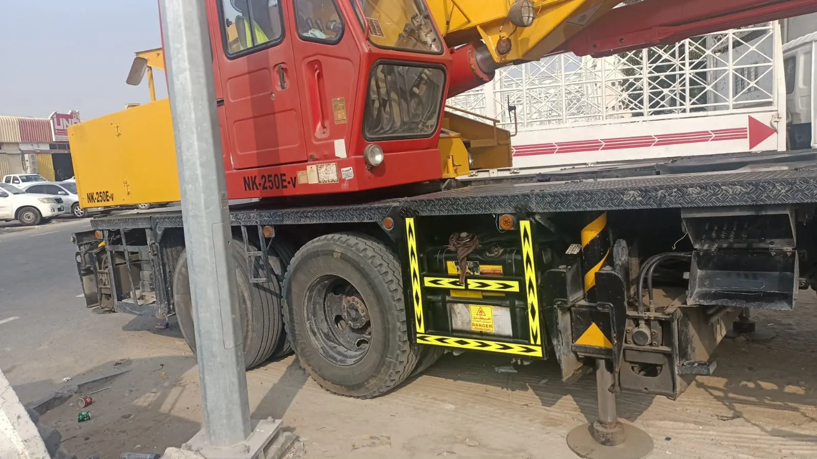 25 TON CRANE AVAILABLE ON RENT - 2
