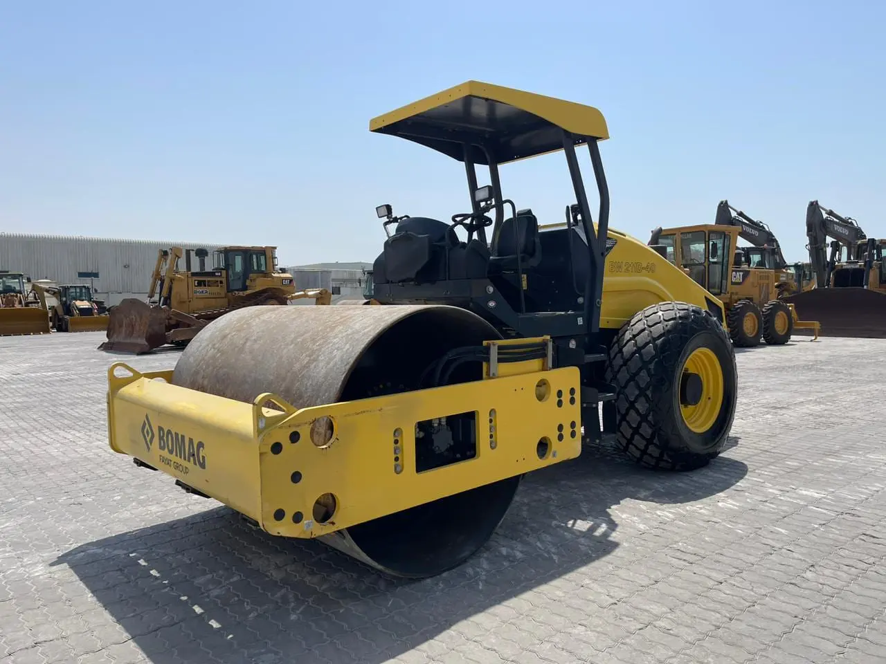 BOMAG BW211D-40 - 10TONS SINGLE DRUM ROLLER - 4