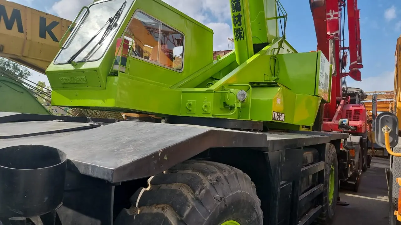 Crane Kato KR35H 35Ton 1995 - 3