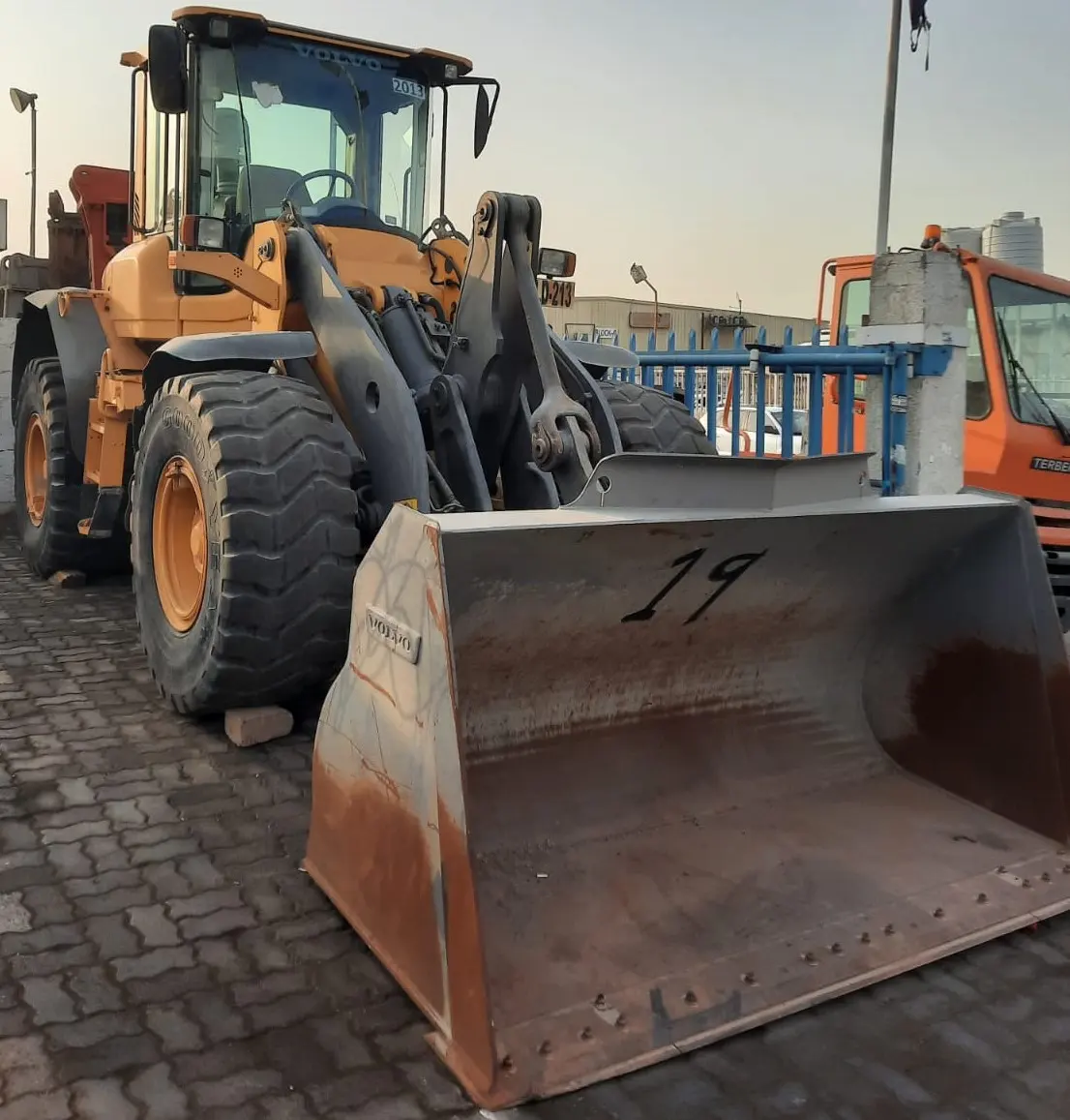 Loader Volvo L90F - 2