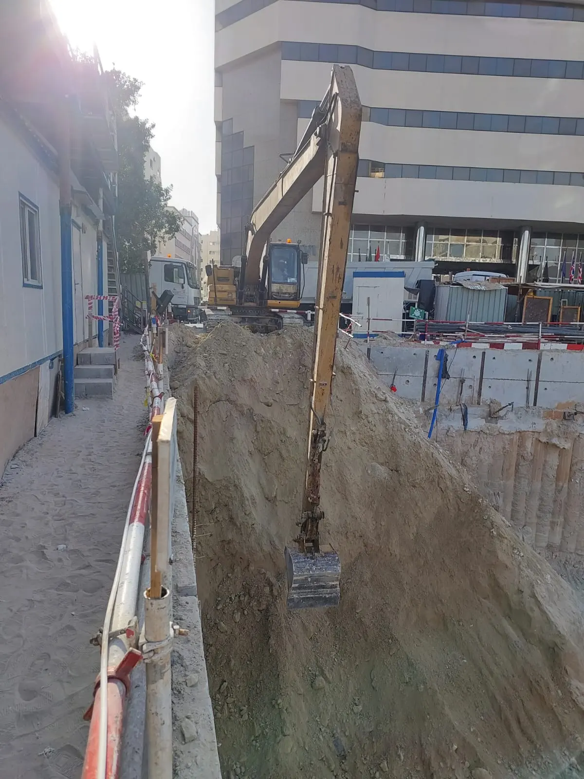 EXCAVATOR AVAILABLE ON RENT - 3