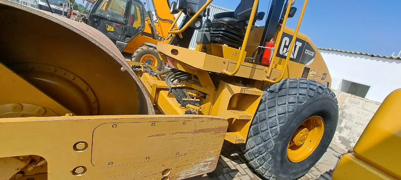 Road Roller CAT CS533E 10 TON - 2