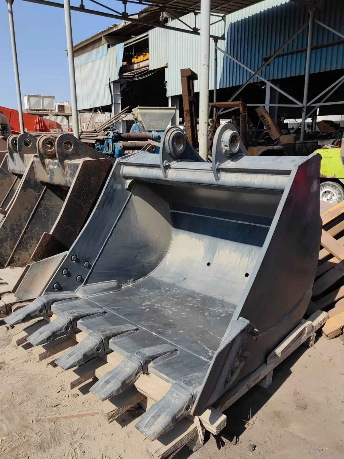 Hyundai 210 Excavator Original (1500mm) Bucket