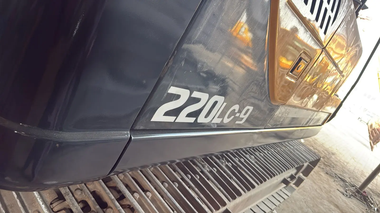 Hyundai 220 LC 2021 for rent - 4