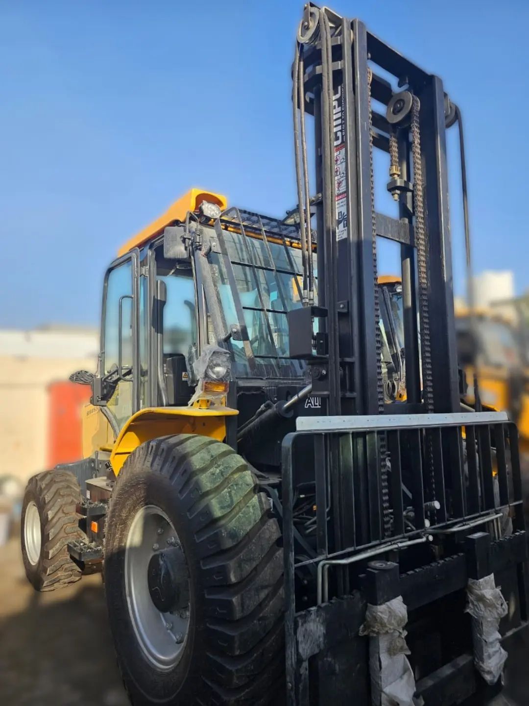 5 Ton AC Cabin Perkins Engine All Terrain 4X4 4.5 mtr lift Multi Purpose Machine - 3