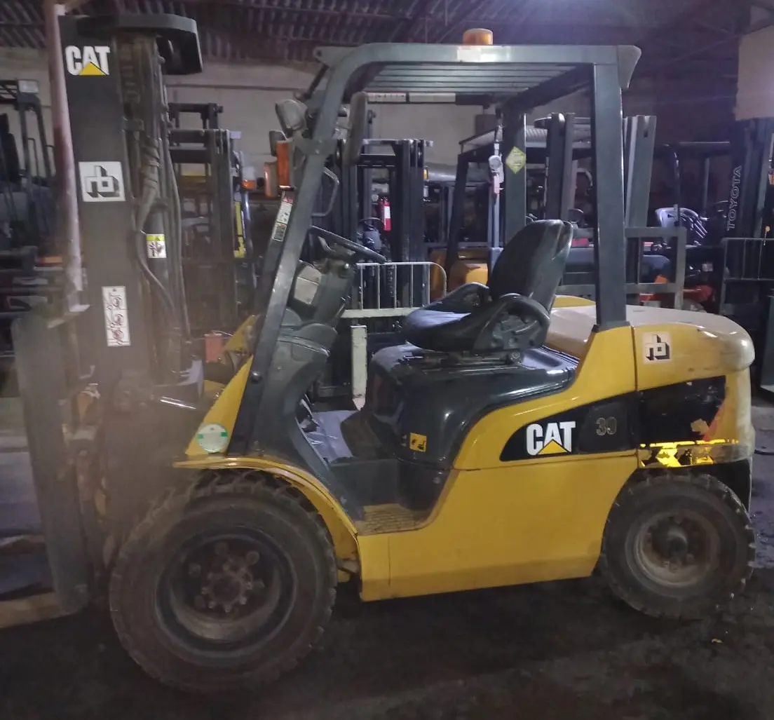 Forklift Cat 2010 - 2