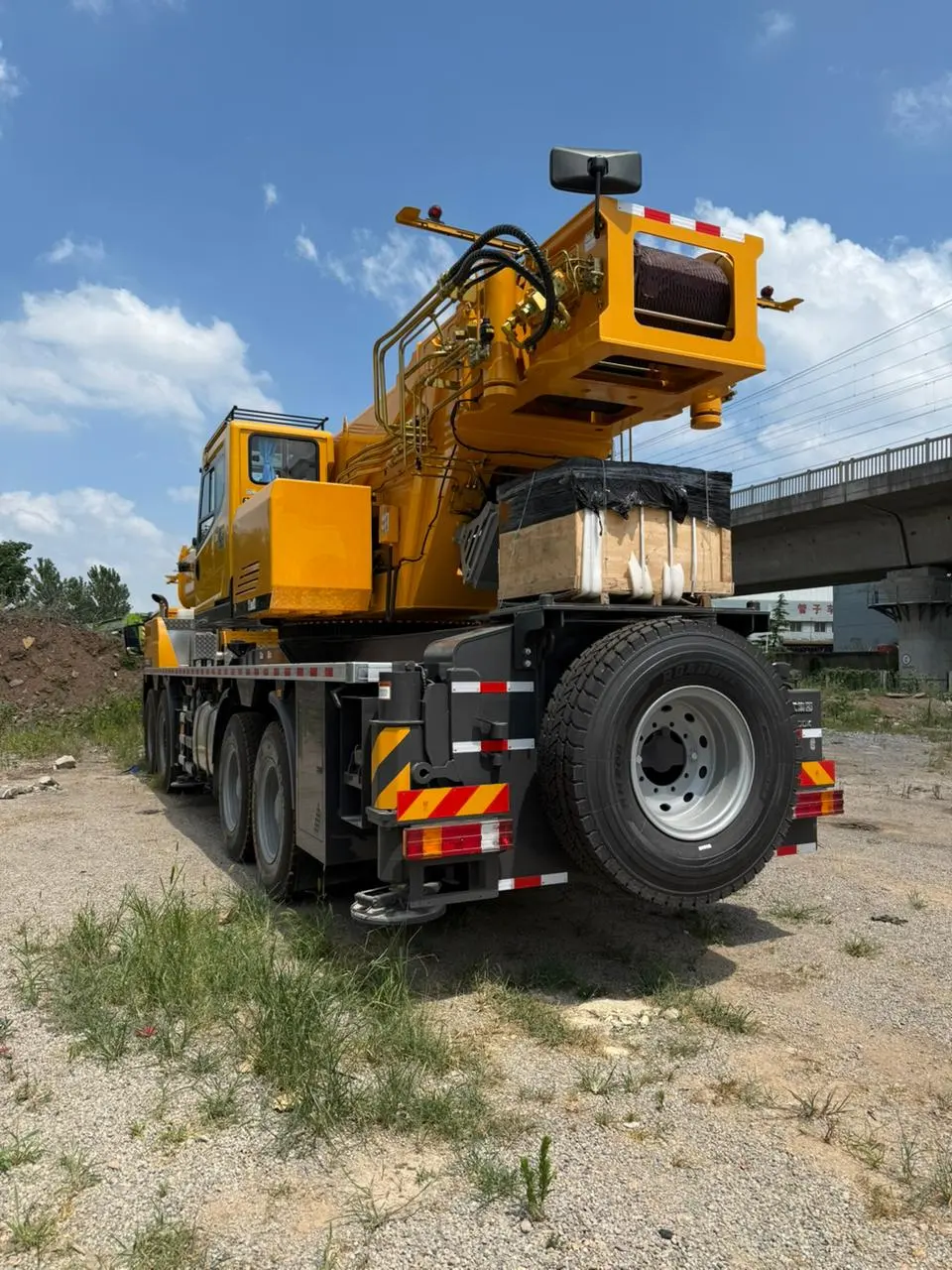 XCMG 100 TON MOBILE CRANE - 6