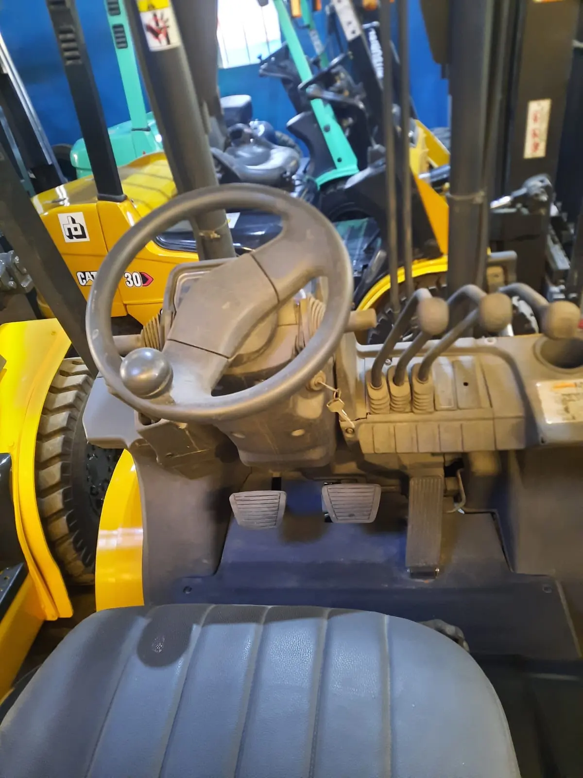 Forklift Cat 3 Ton 2009 - 2