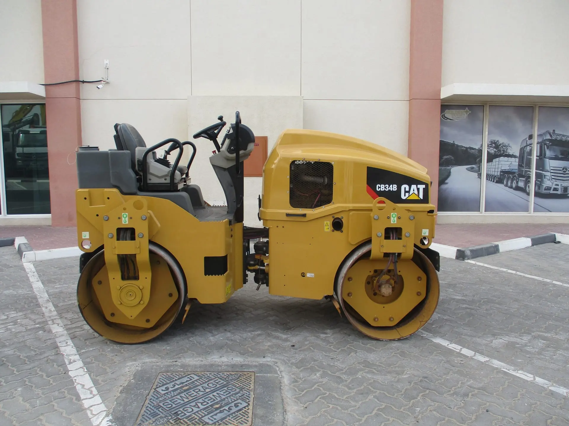 CATERPILLAR CB34B TANDEM VIBRATORY ROLLER 2021 - 2
