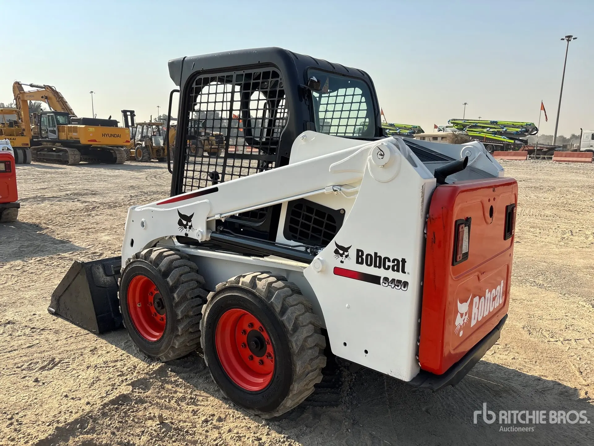 Skid Steers / Bobcat - 4