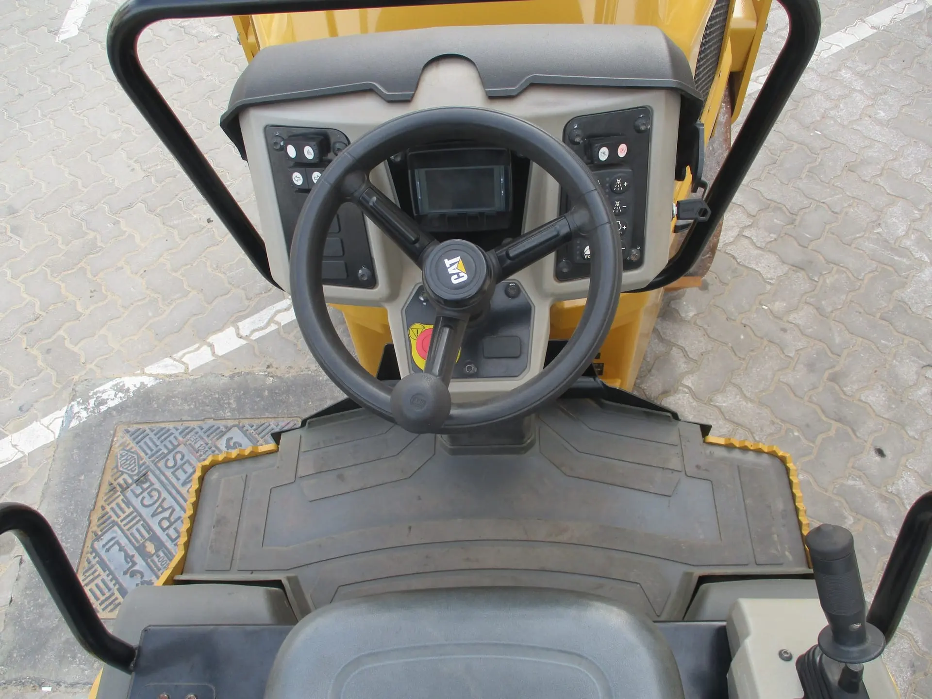 CATERPILLAR CB34B TANDEM VIBRATORY ROLLER 2021 - 5