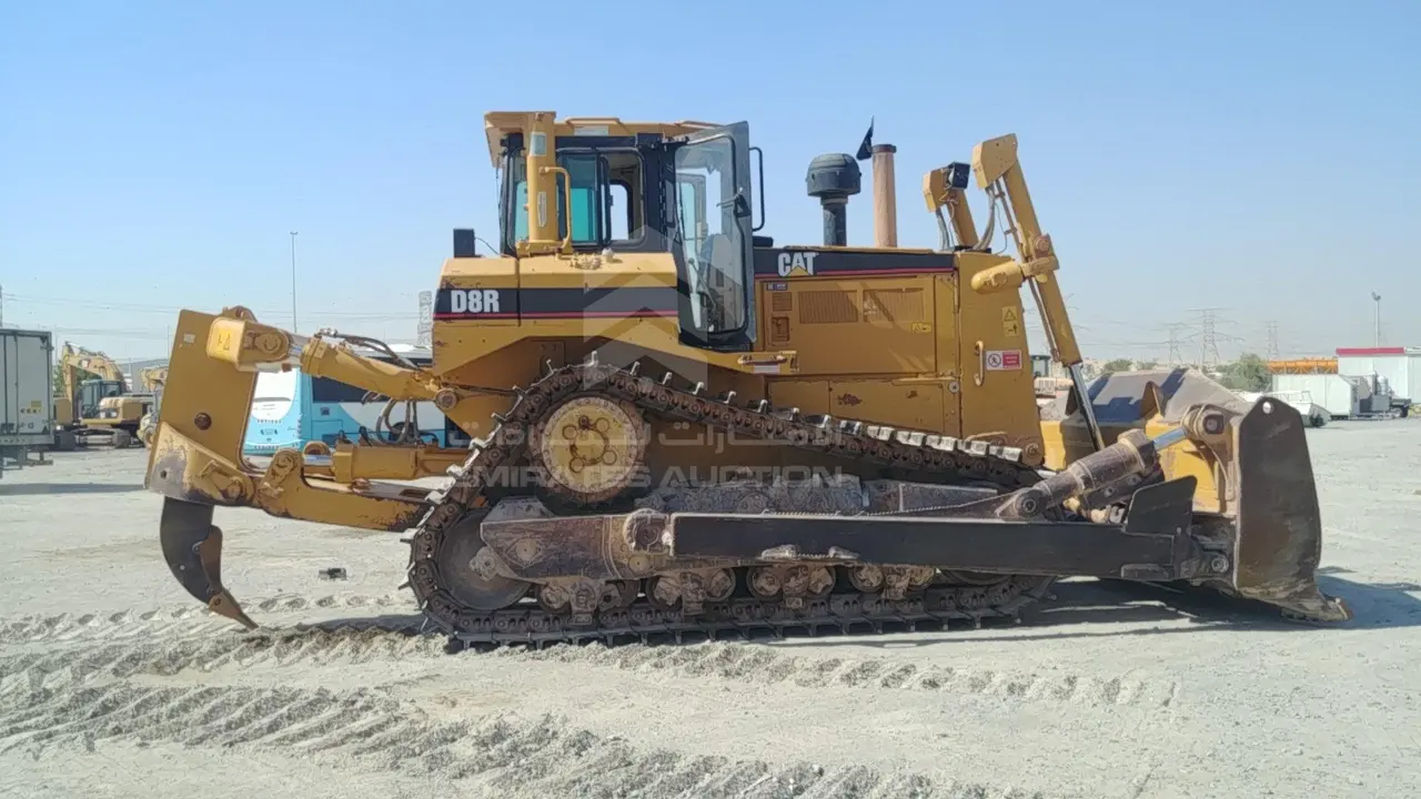 DOZER (D8R) AVAILABLE ON RENT