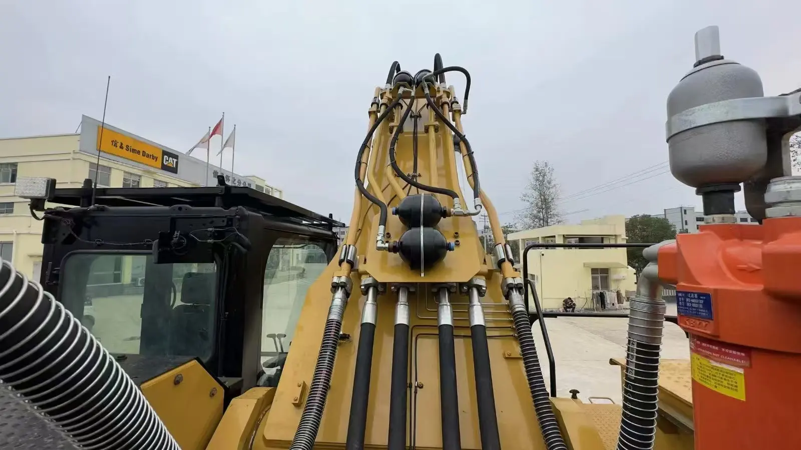Cat374F - 4
