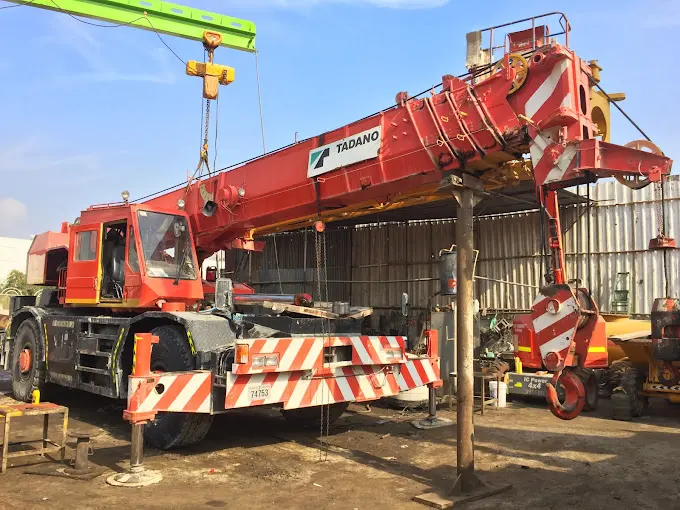 CRANE 4X4 AVAILABLE ON RENTAL