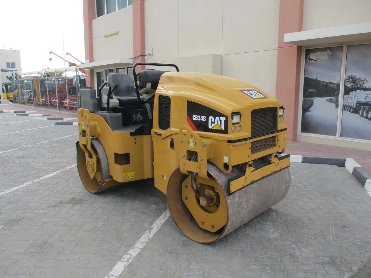 CATERPILLAR CB34B TANDEM VIBRATORY ROLLER 2021