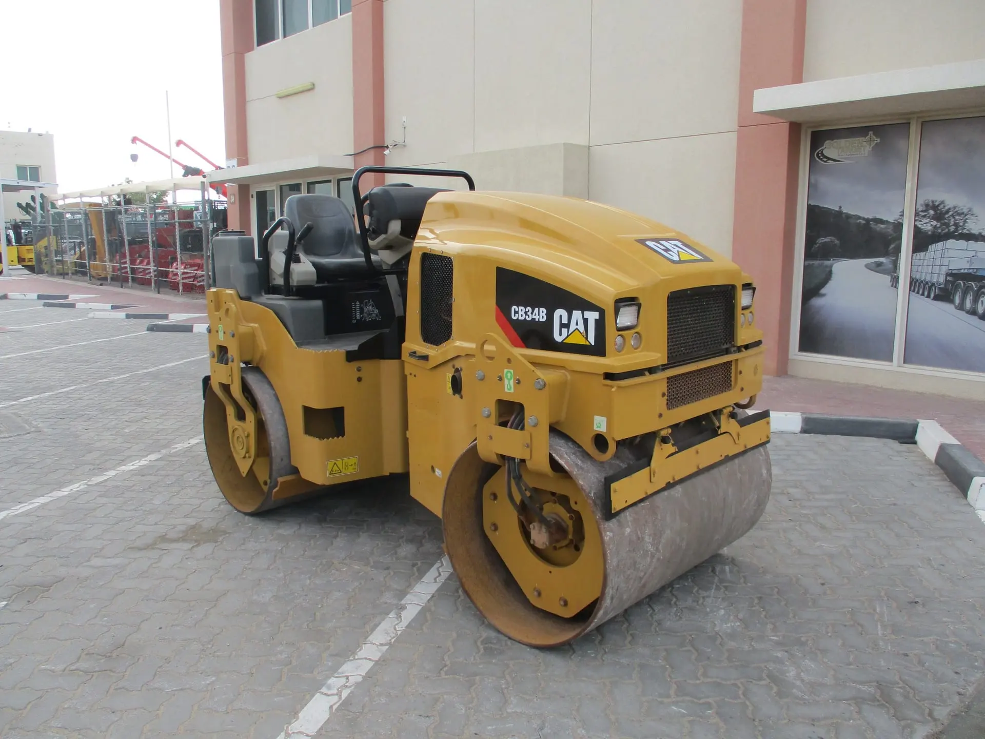 CATERPILLAR CB34B TANDEM VIBRATORY ROLLER 2021