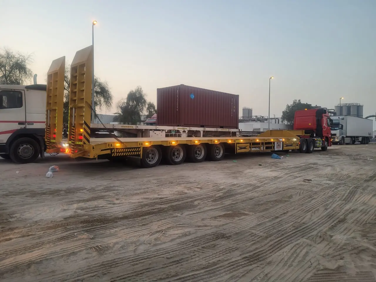Low Bed Up to 60 Tons