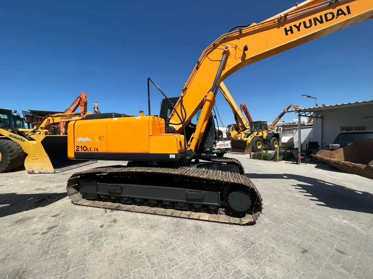 Hyundai 210 LC-7 Crawler Excavator 2018 for Sale - 2