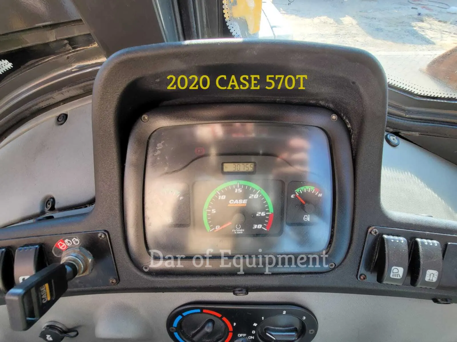 2020 CASE 570T backhoe loader - 6