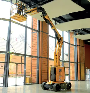 ARTICULATED BOOM LIFT (ELECTRIC) AVAILABLE ON RENT