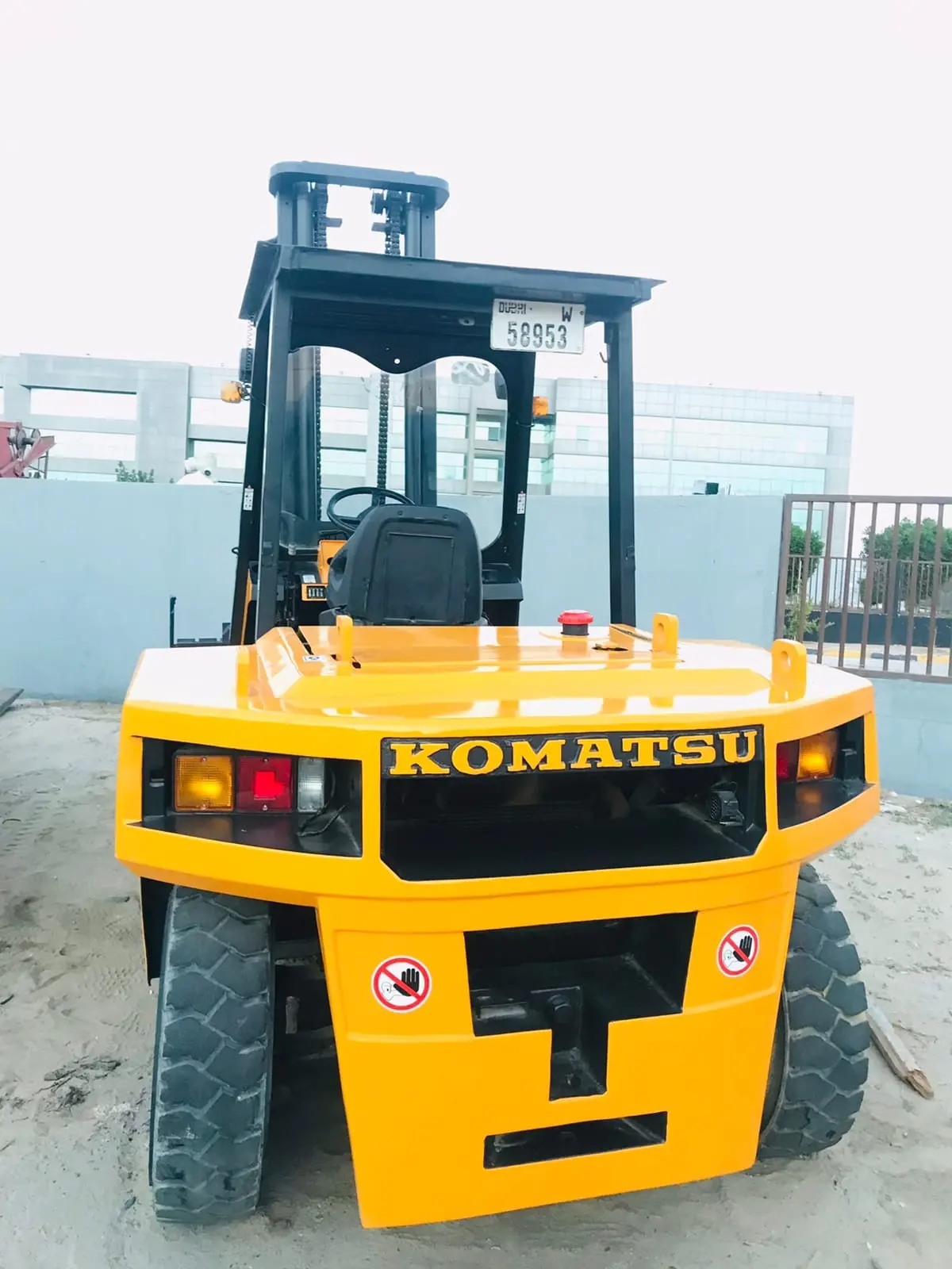 7 ton forklift available on rent