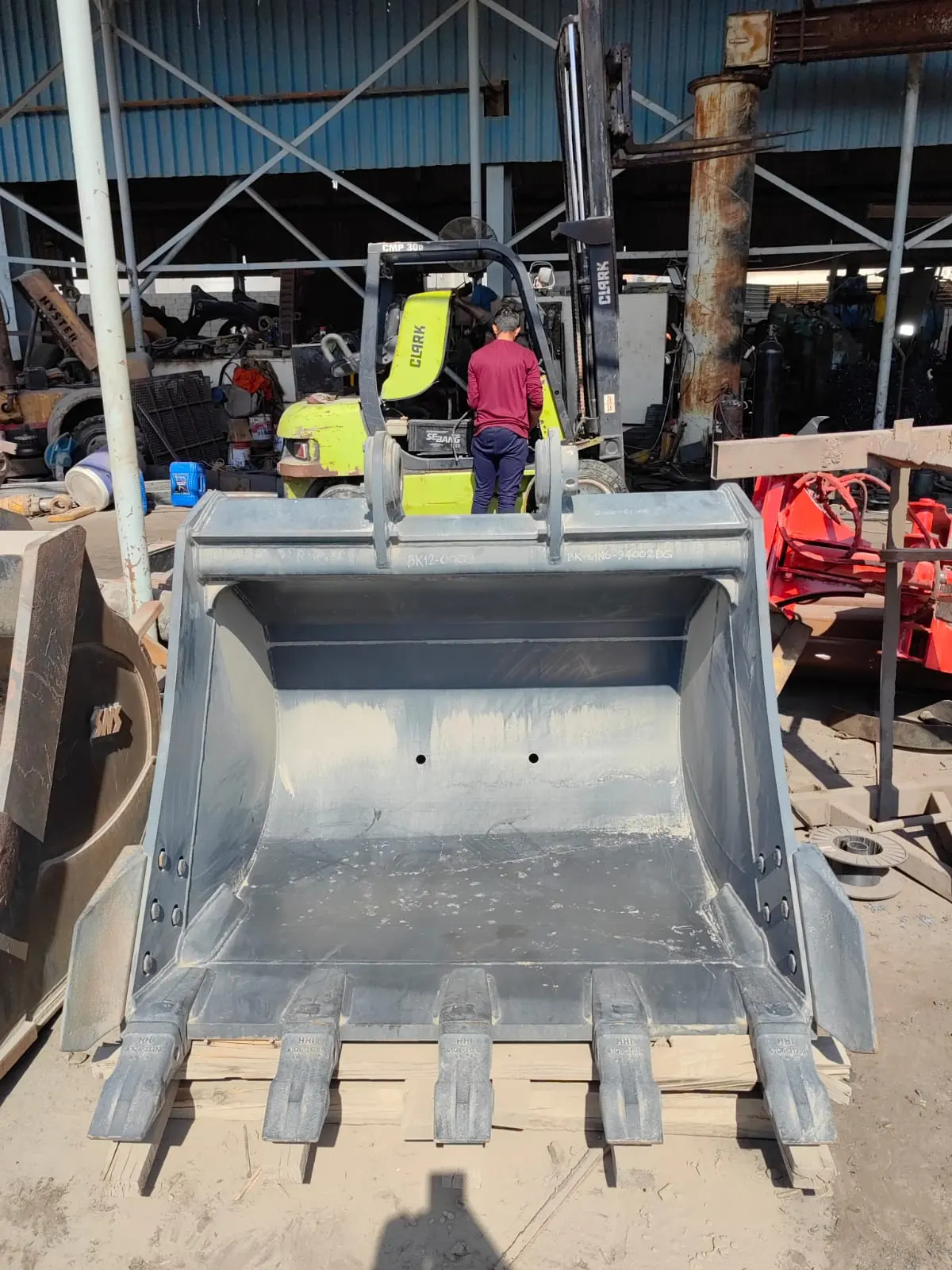 Hyundai 210 Excavator Original (1500mm) Bucket - 5