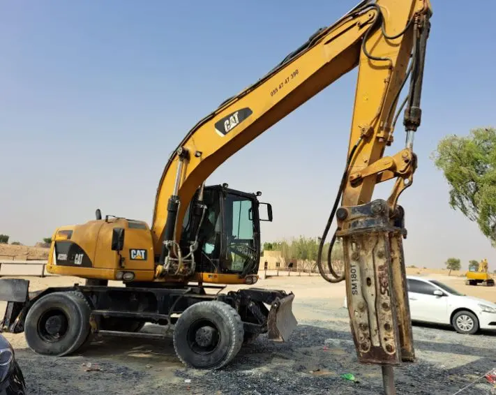 Wheel Excavator CAT M320D2 20 ton with Breaker - 2