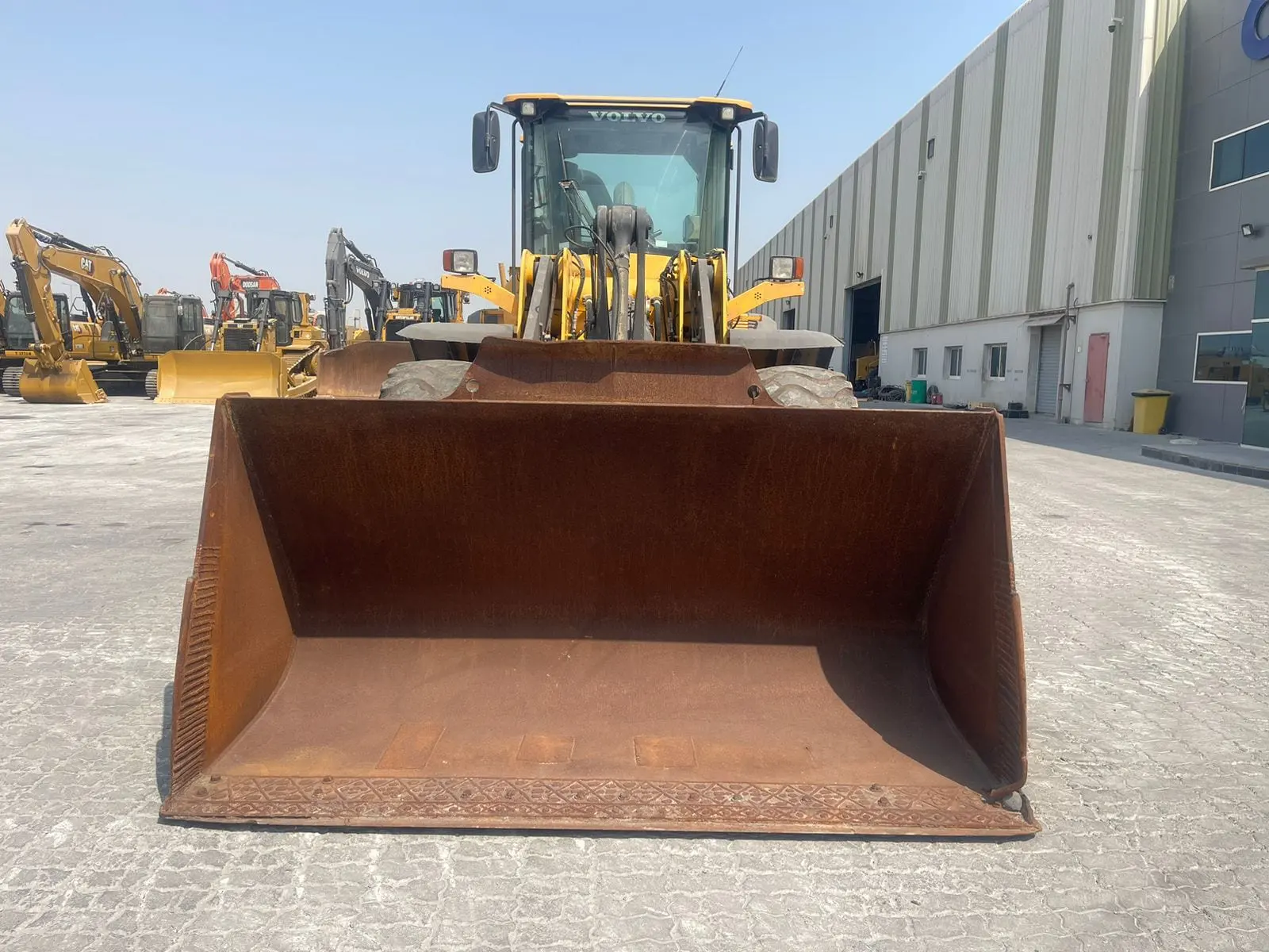 VOLVO L110F – 21TONS WHEEL LOADER - 3
