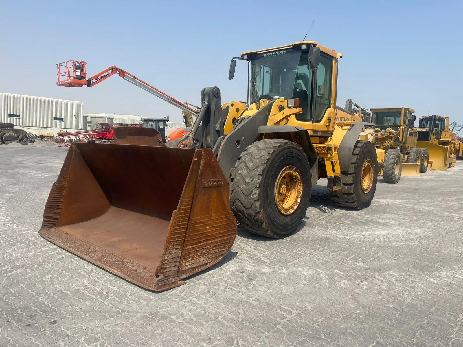 VOLVO L110F – 21TONS WHEEL LOADER - 4