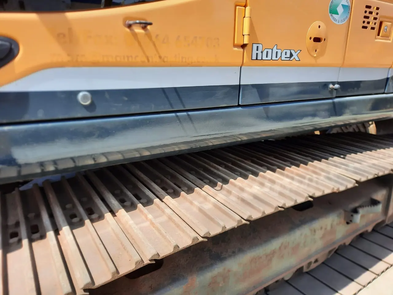 Hyundai 220 LC -9A Excavator for Sale - 2