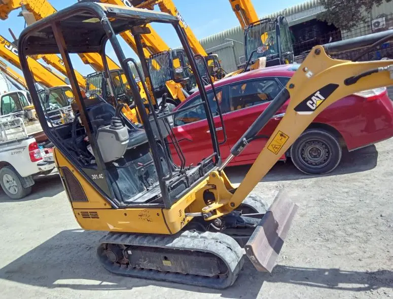 Mini Excavator 1.5 ton CAT 301.4C with Breaker - 2