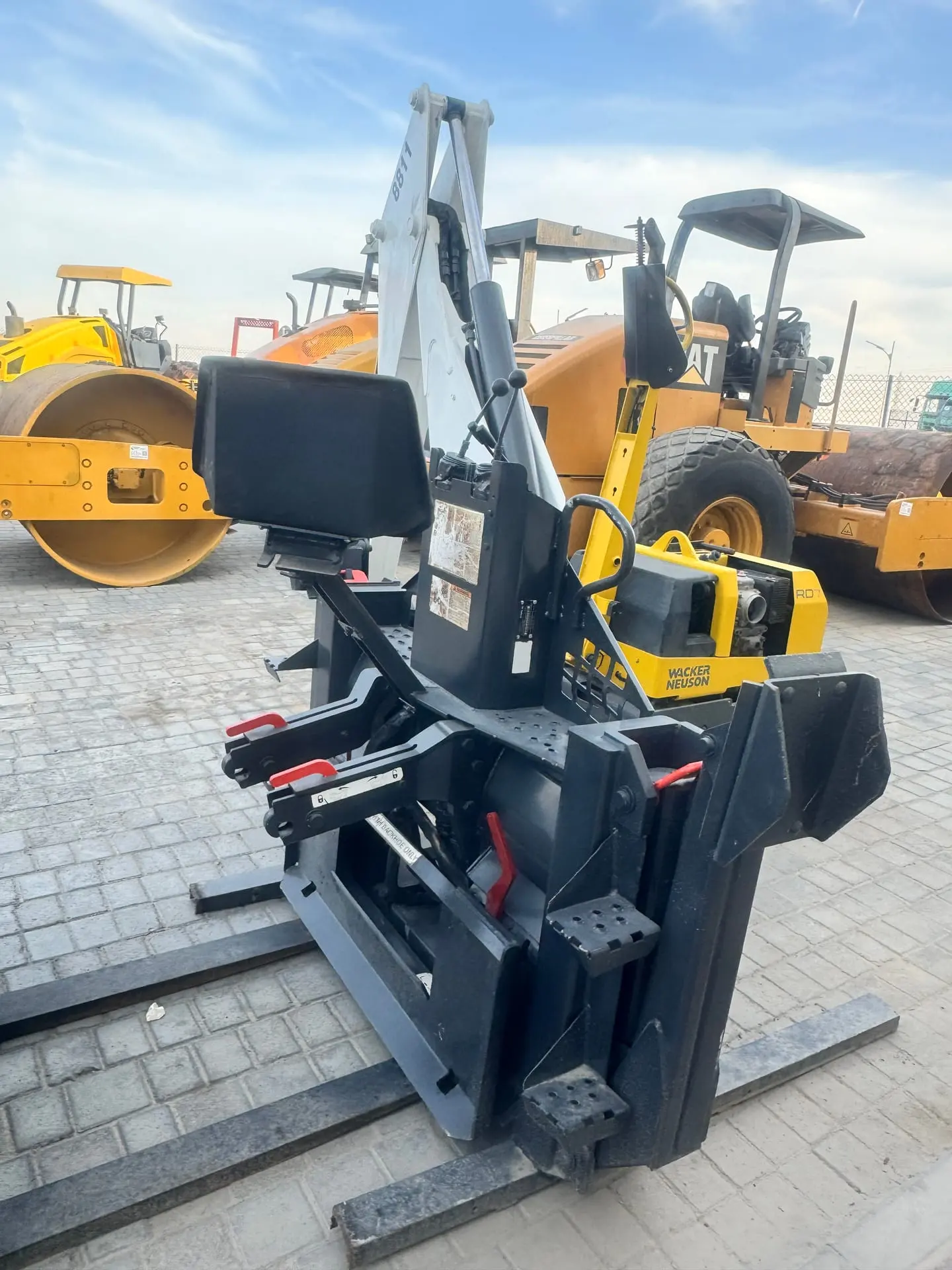 For sale bobcat backhoe attachment - 4
